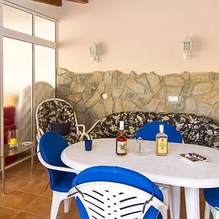 Strandnahe Erdgeschoss Mit Terrasse